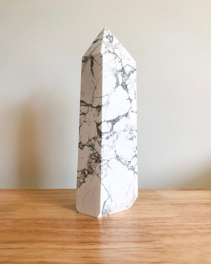 WHITE HOWLITE | Tower