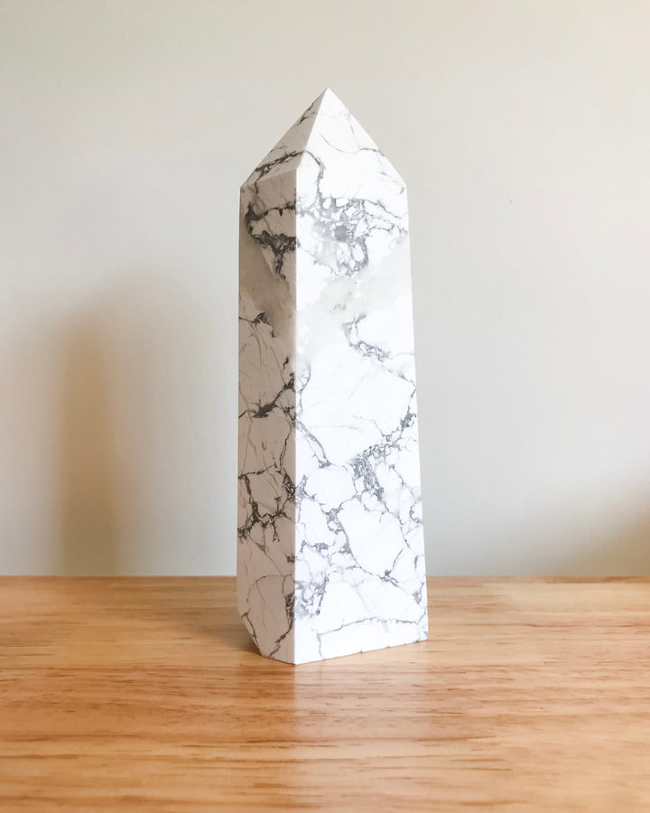 WHITE HOWLITE | Tower