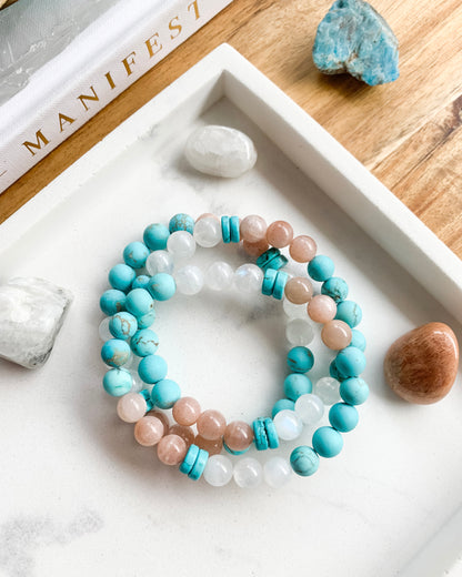 SAINT TROPEZ Mala Bracelet | Howlite, Peach Moonstone, Rainbow Moonstone + Turquoise Magnesite